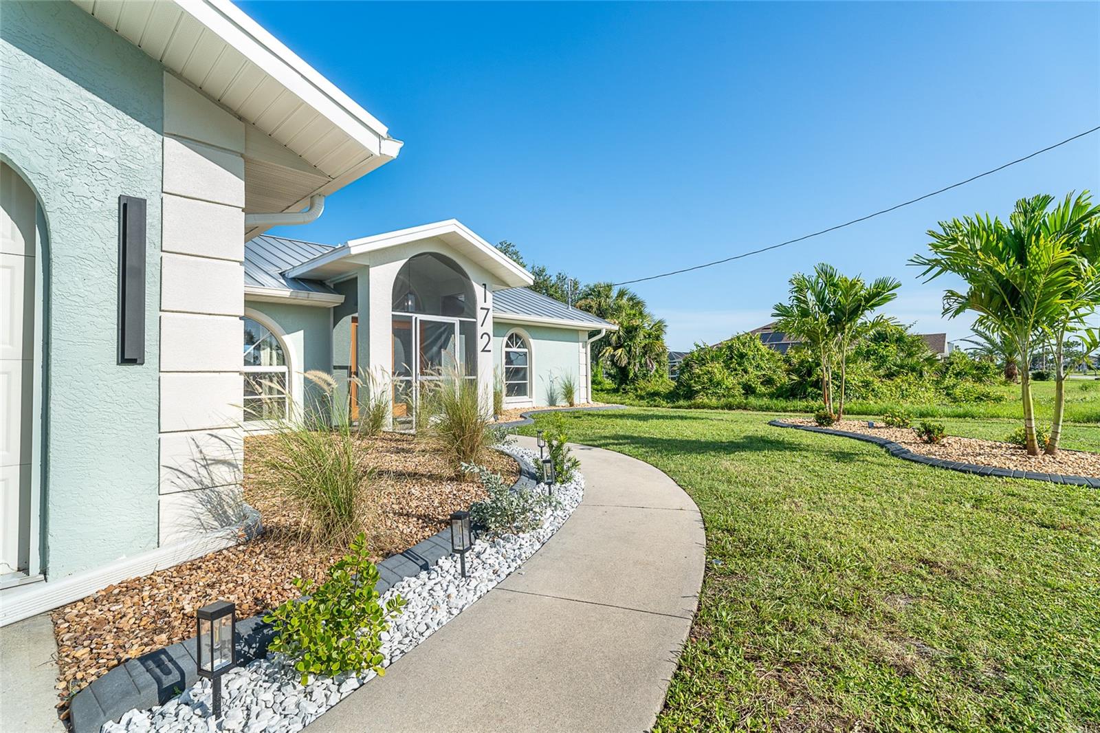 172 Mariner Ln, Rotonda West, FL 33947