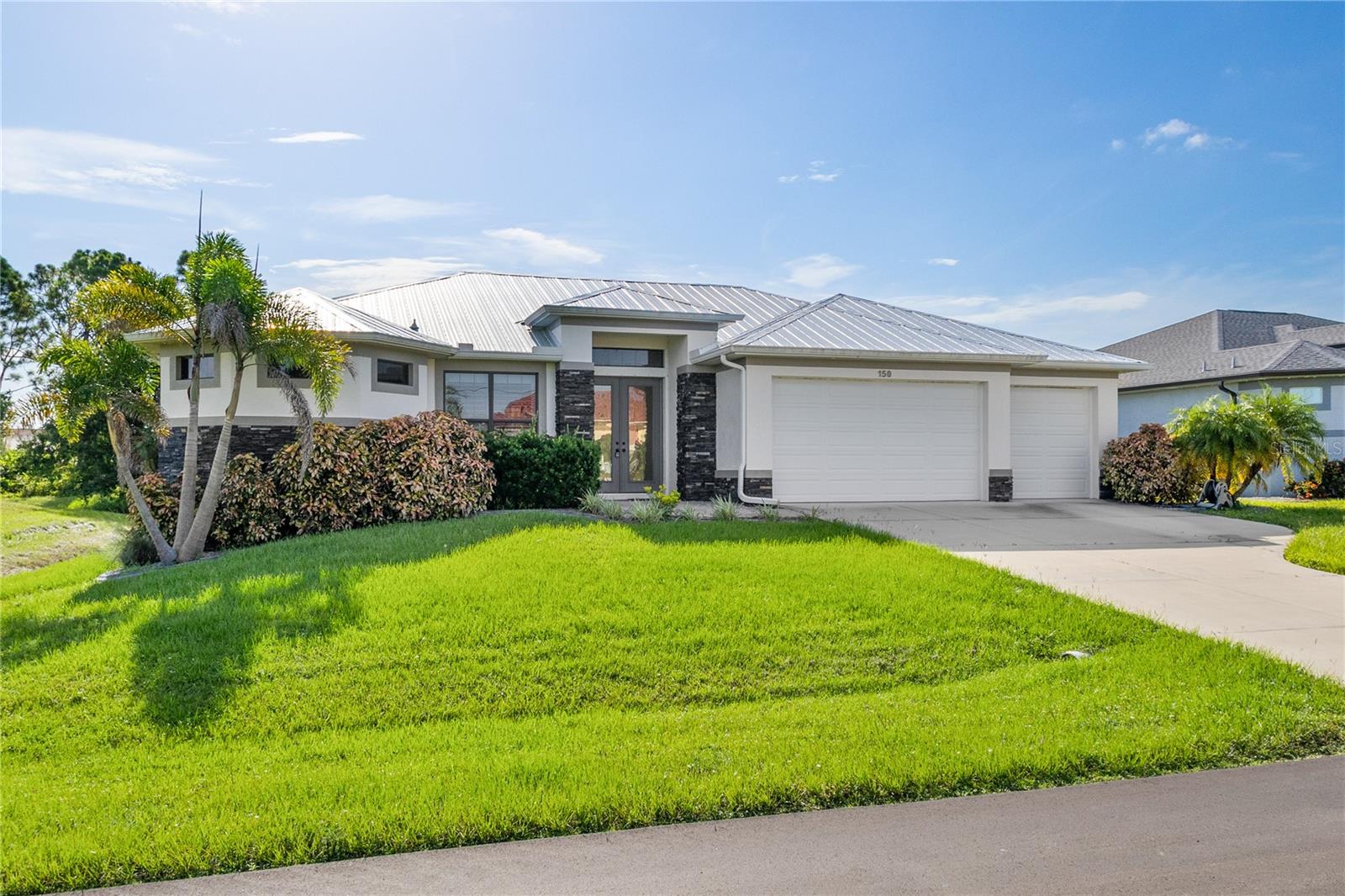 150 Tournament Rd, Rotonda West, FL 33947