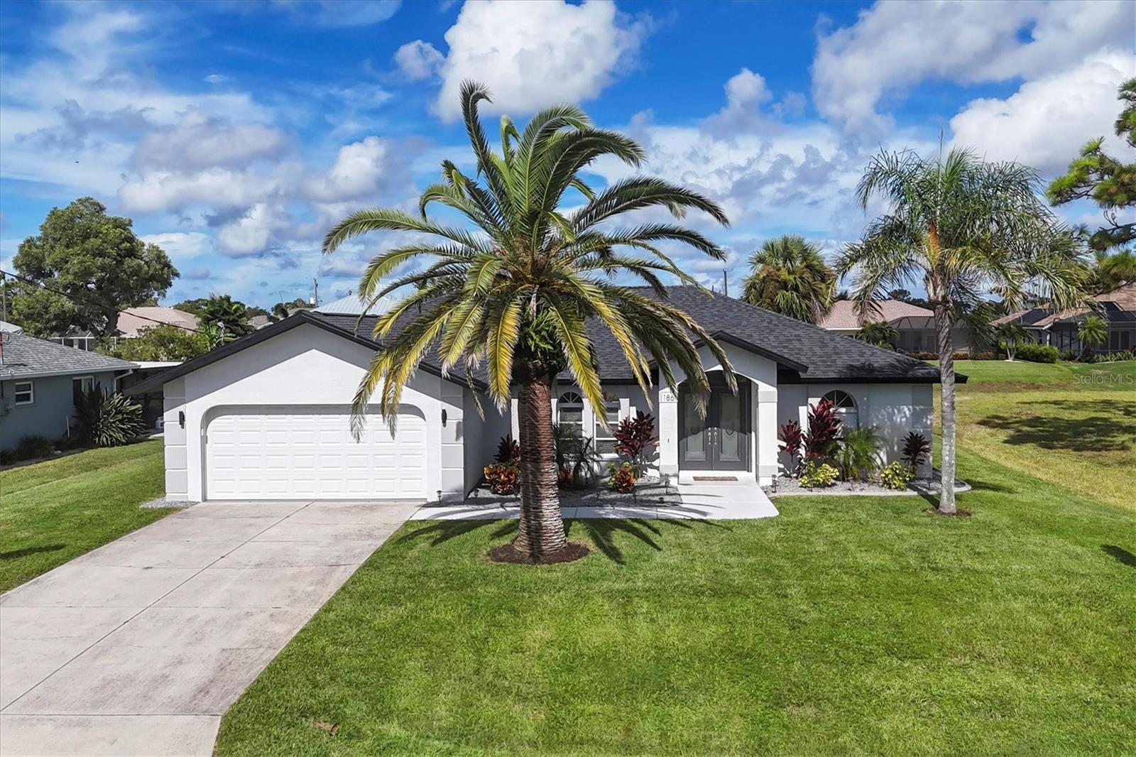 186 Mariner Ln, Rotonda West, FL 33947
