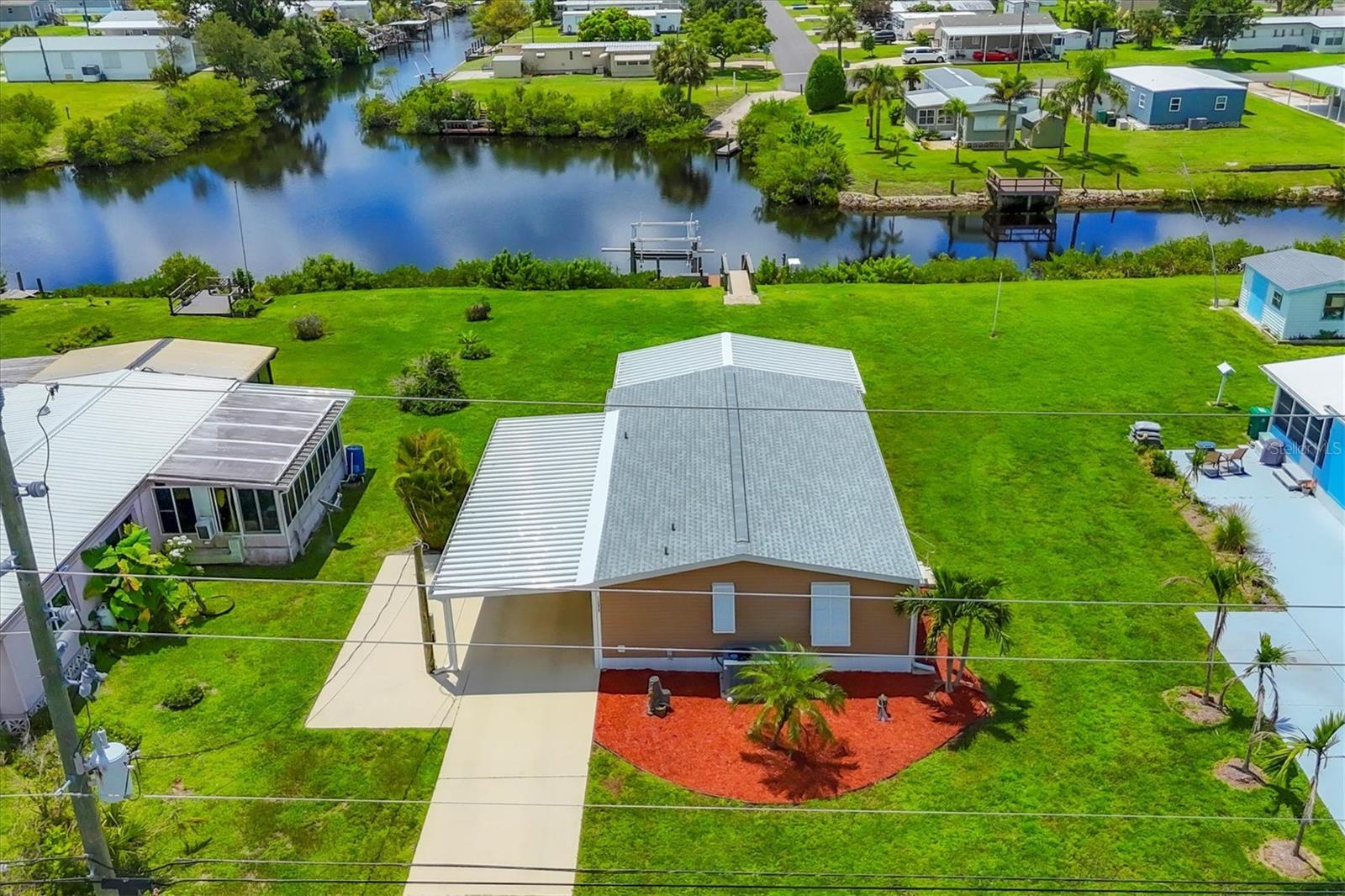 1200 Seahorse Ln, Englewood, FL 34224