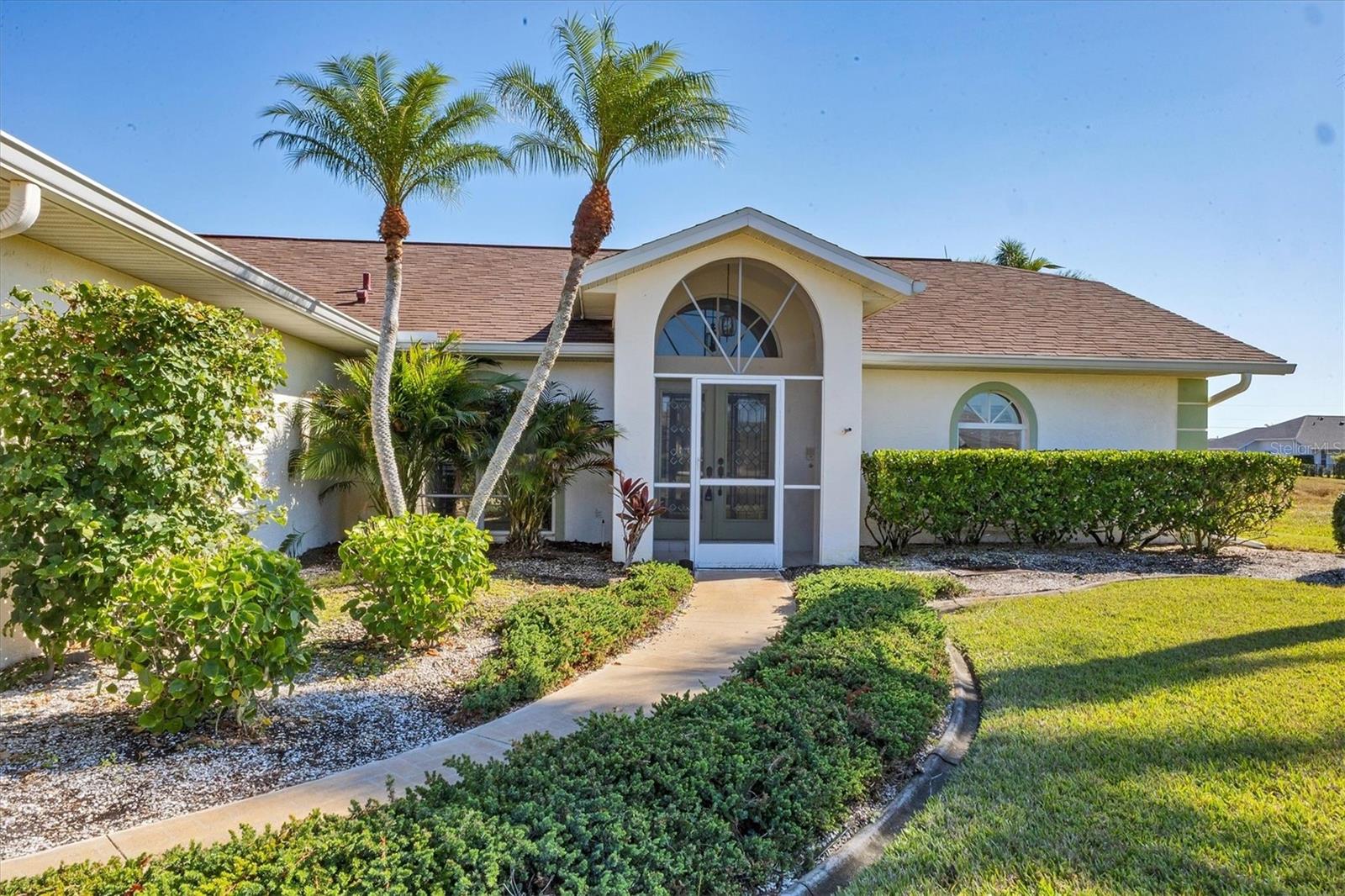 201 Fairway Rd, Rotonda West, FL 33947