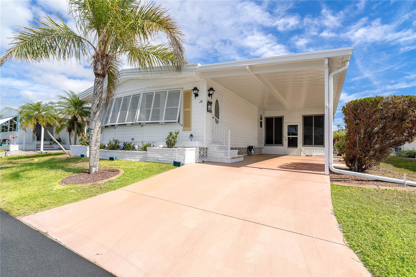 14 N Granada Plz, Englewood, FL 34223