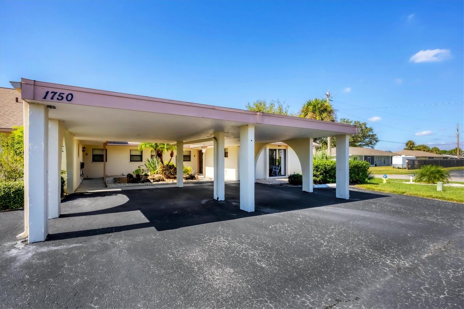 1750 Lake Pl #1750-B, Venice, FL 34293