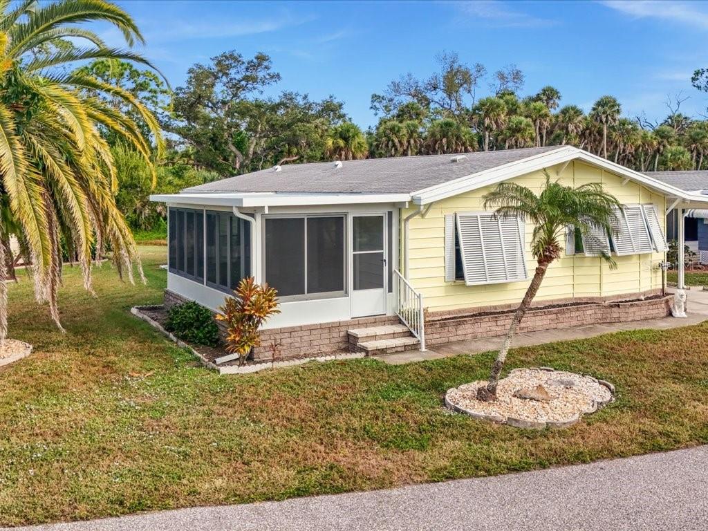 809 Manchester Ct, Englewood, FL 34223
