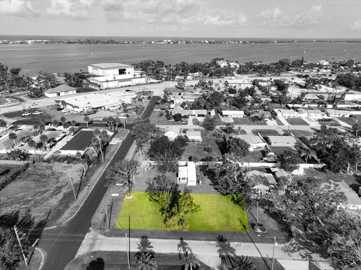 140 Riverview Ave, Englewood, FL 34223