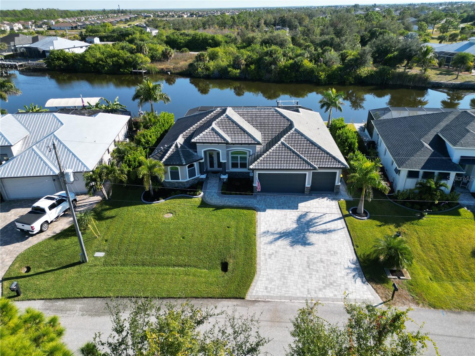 8130 Santa Cruz Dr, Port Charlotte, FL 33981