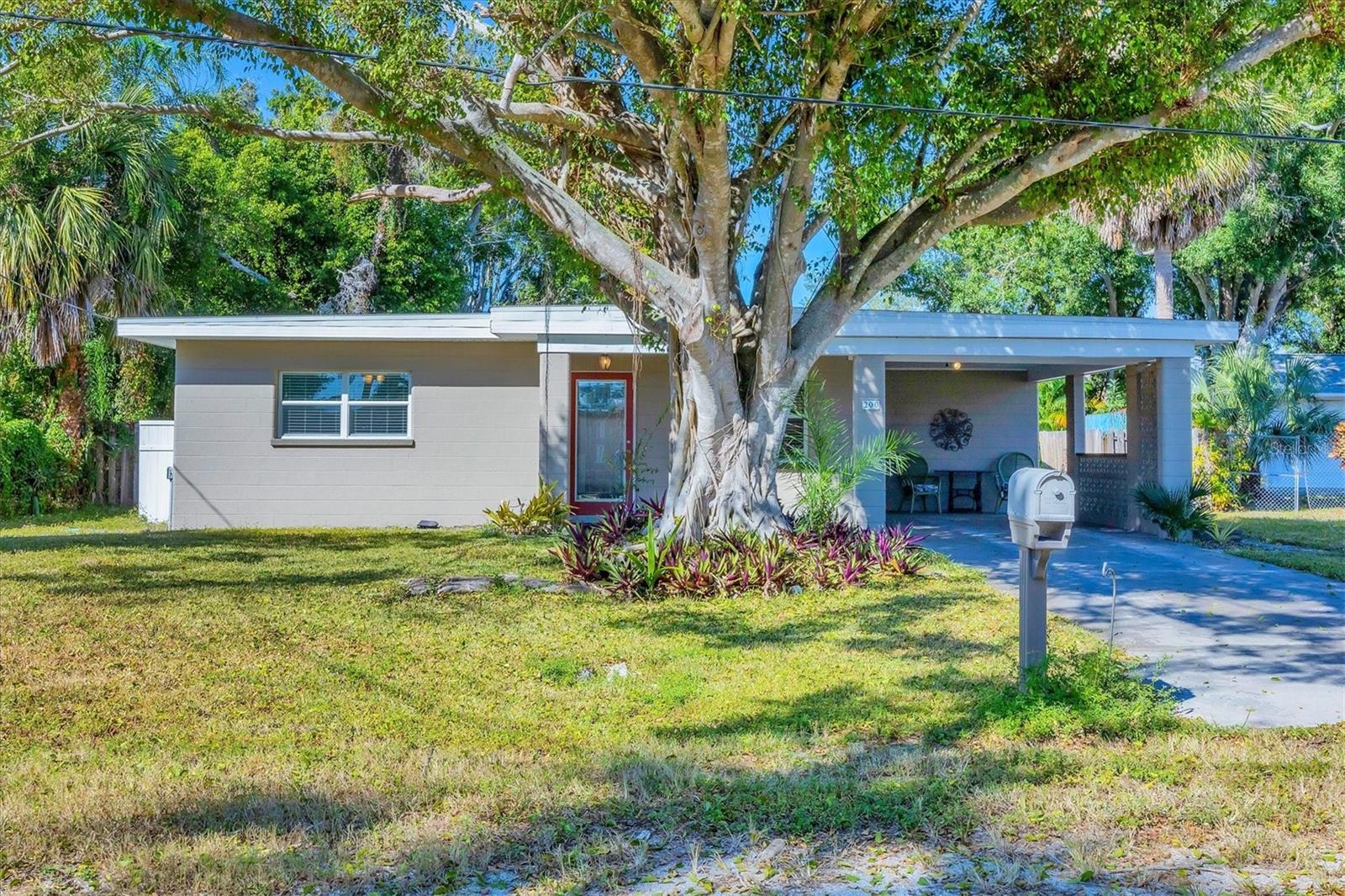 200 Sago Ln, Nokomis, FL 34275