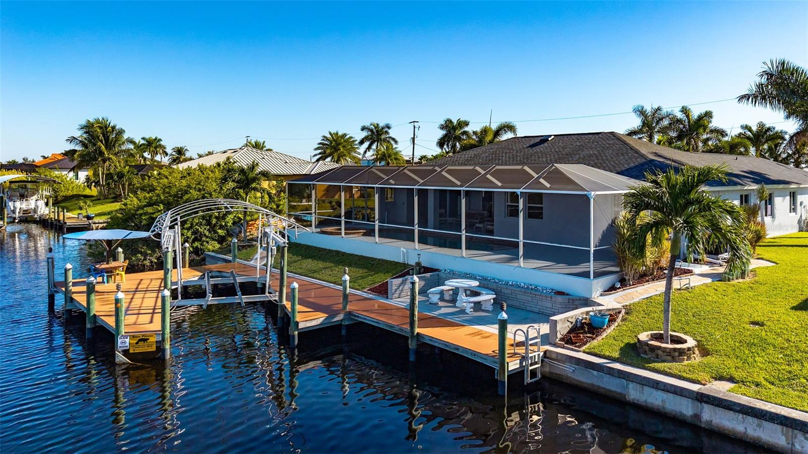 430 Nw 39th Ave, Cape Coral, FL 33993
