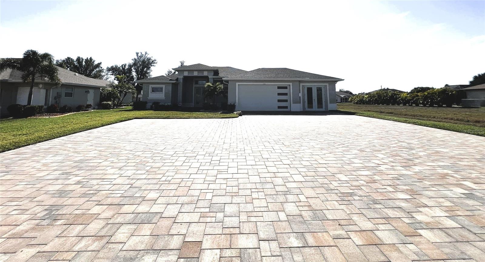 250 Rotonda Blvd E, Rotonda West, FL 33947