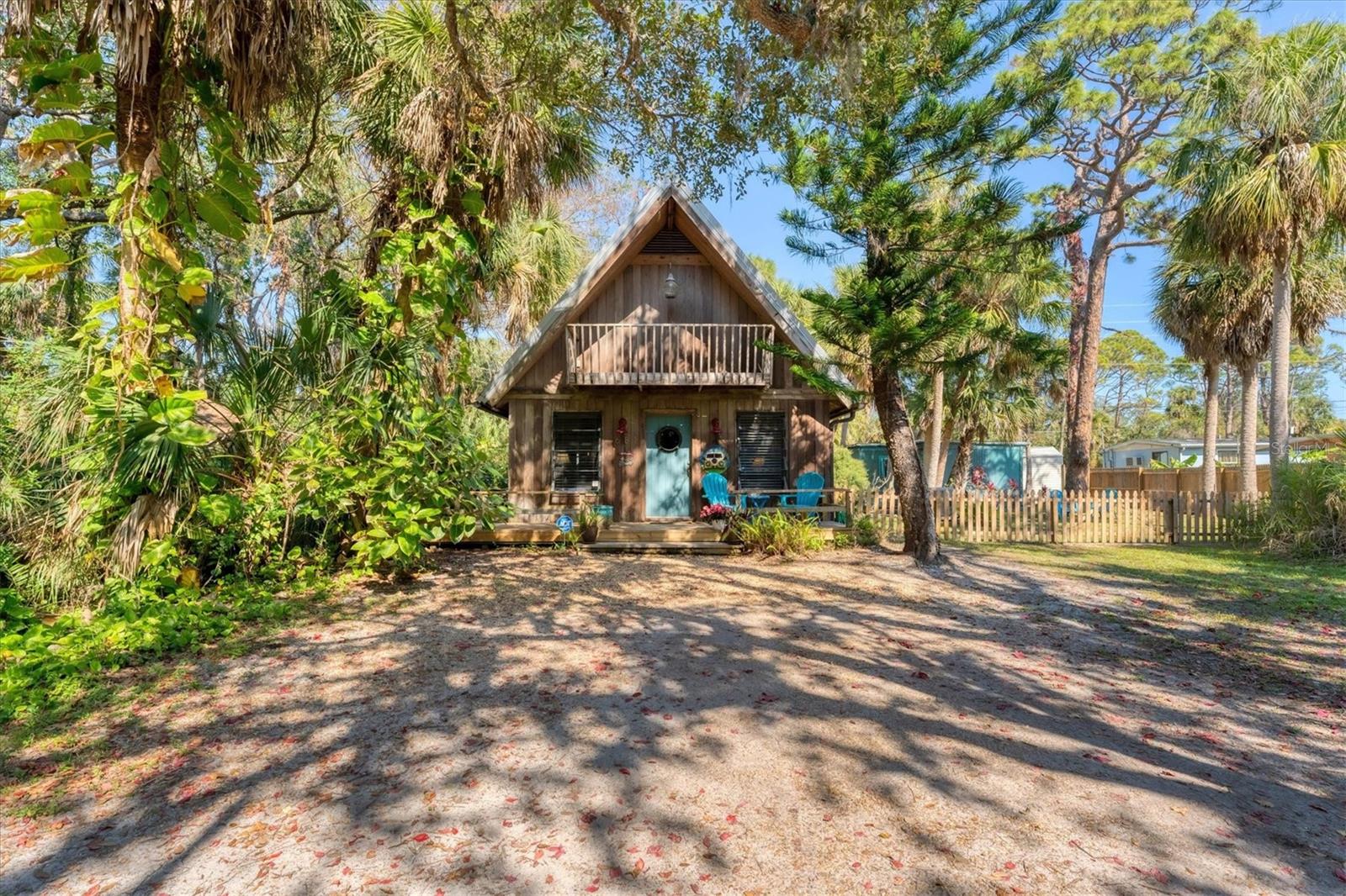 681 Olive St, Englewood, FL 34223