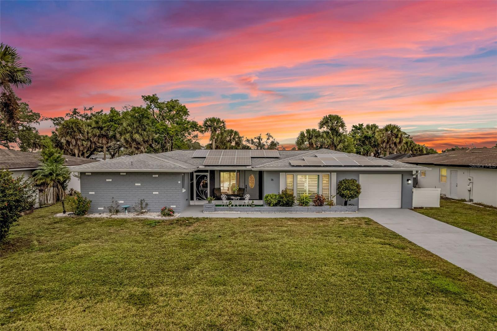 16 Oakland Hills Pl, Rotonda West, FL 33947