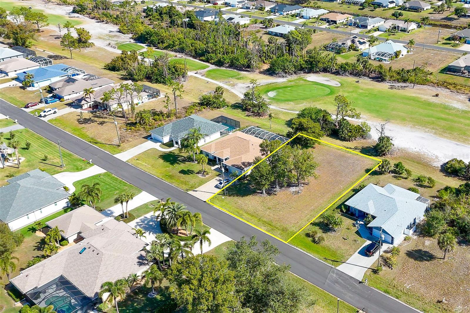 70 Pinehurst Pl, Rotonda West, FL 33947