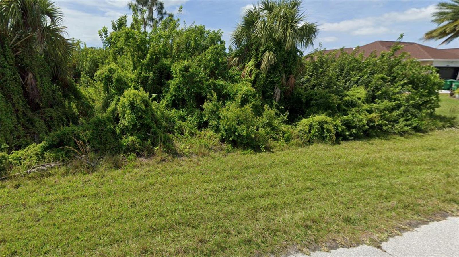 10487 Woodland Ave, Englewood, FL 34224