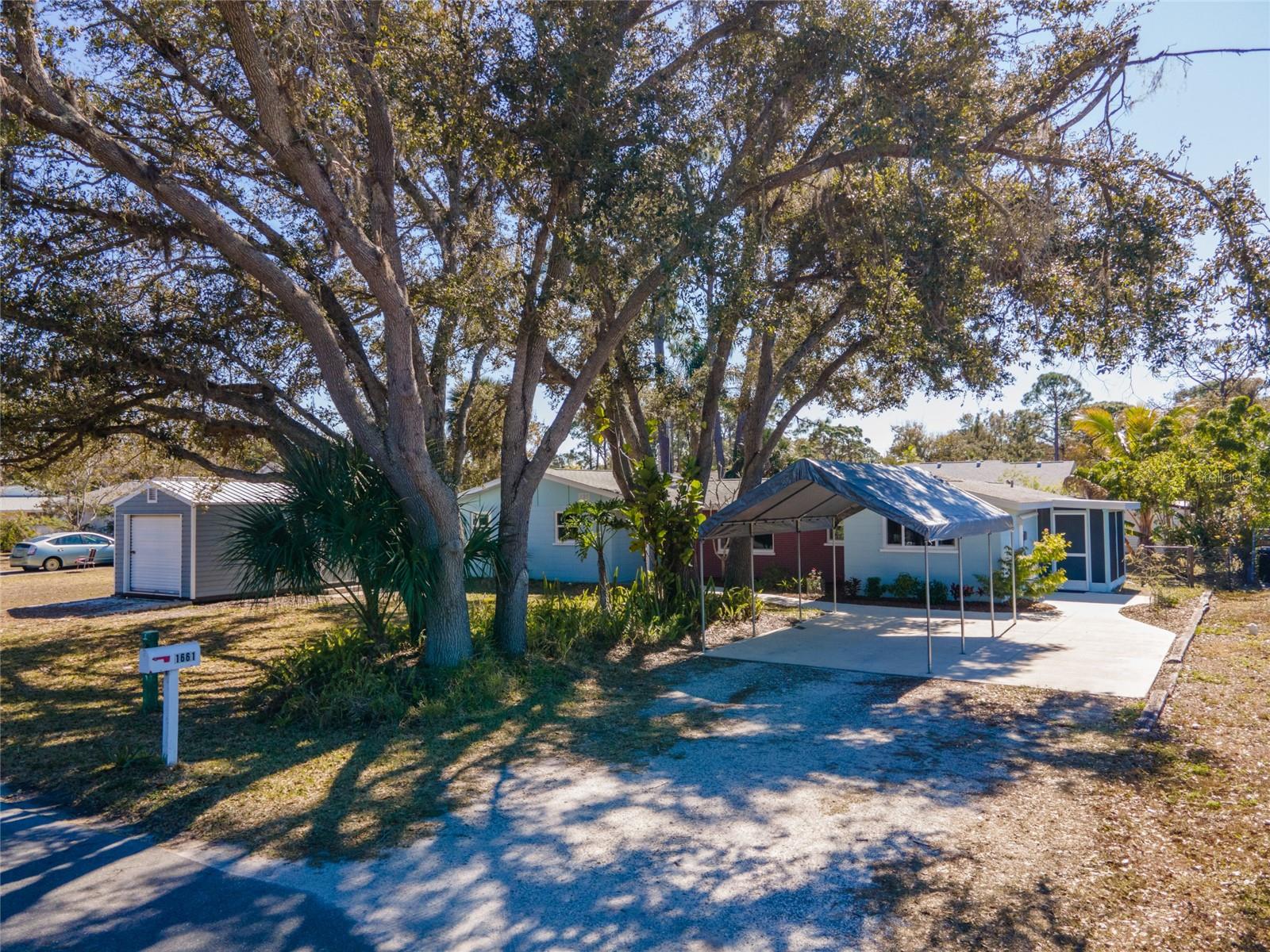 1661 5th St, Englewood, FL 34223