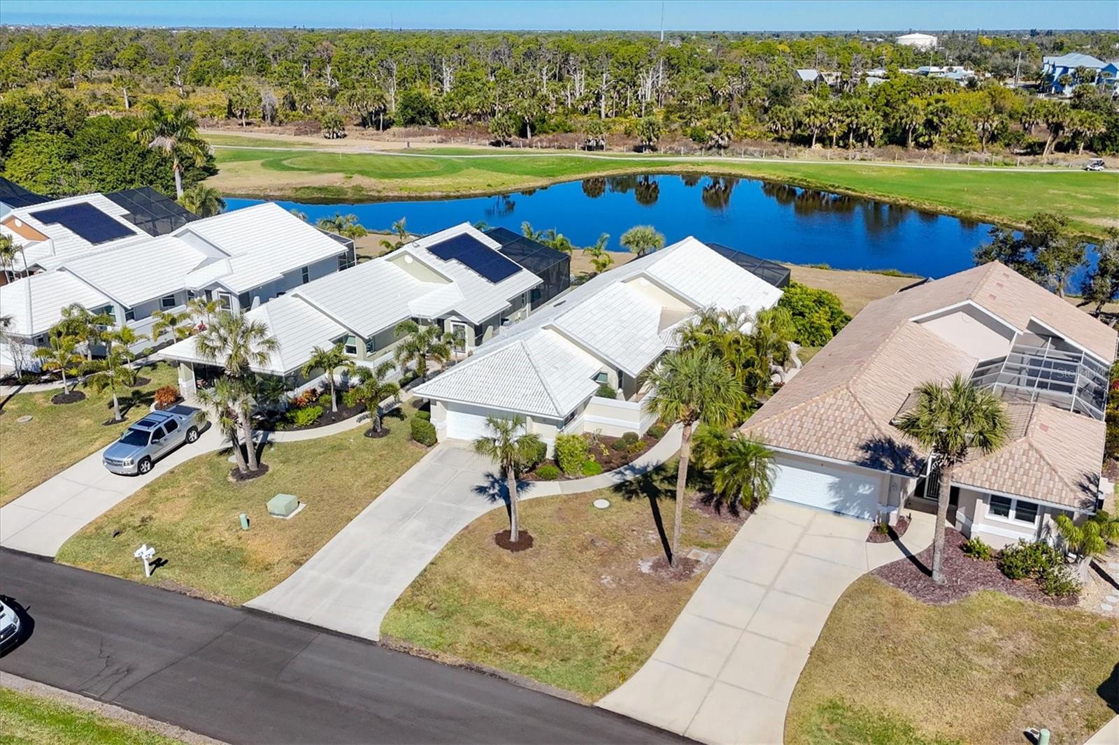 10 Windward Ct, Placida, FL 33946