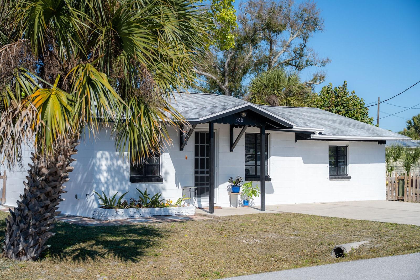 260 Cocoanut Ave, Englewood, FL 34223