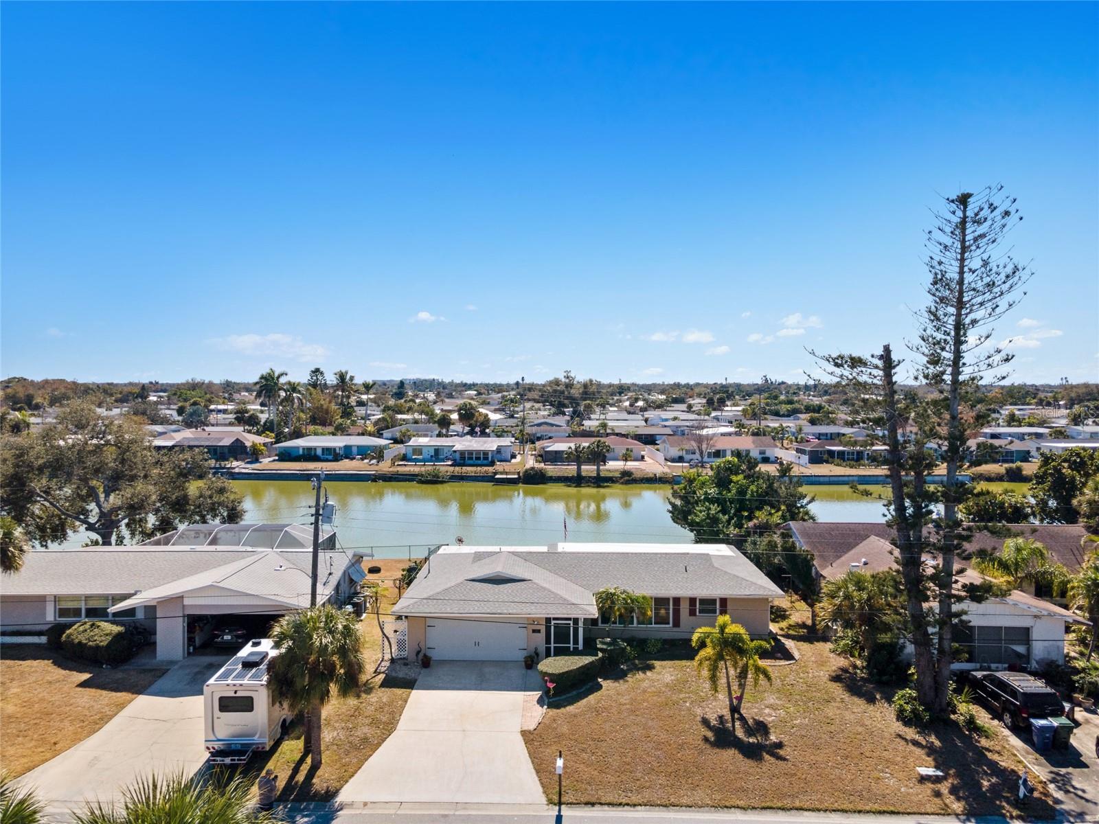 556 S Neponsit Dr, Venice, FL 34293