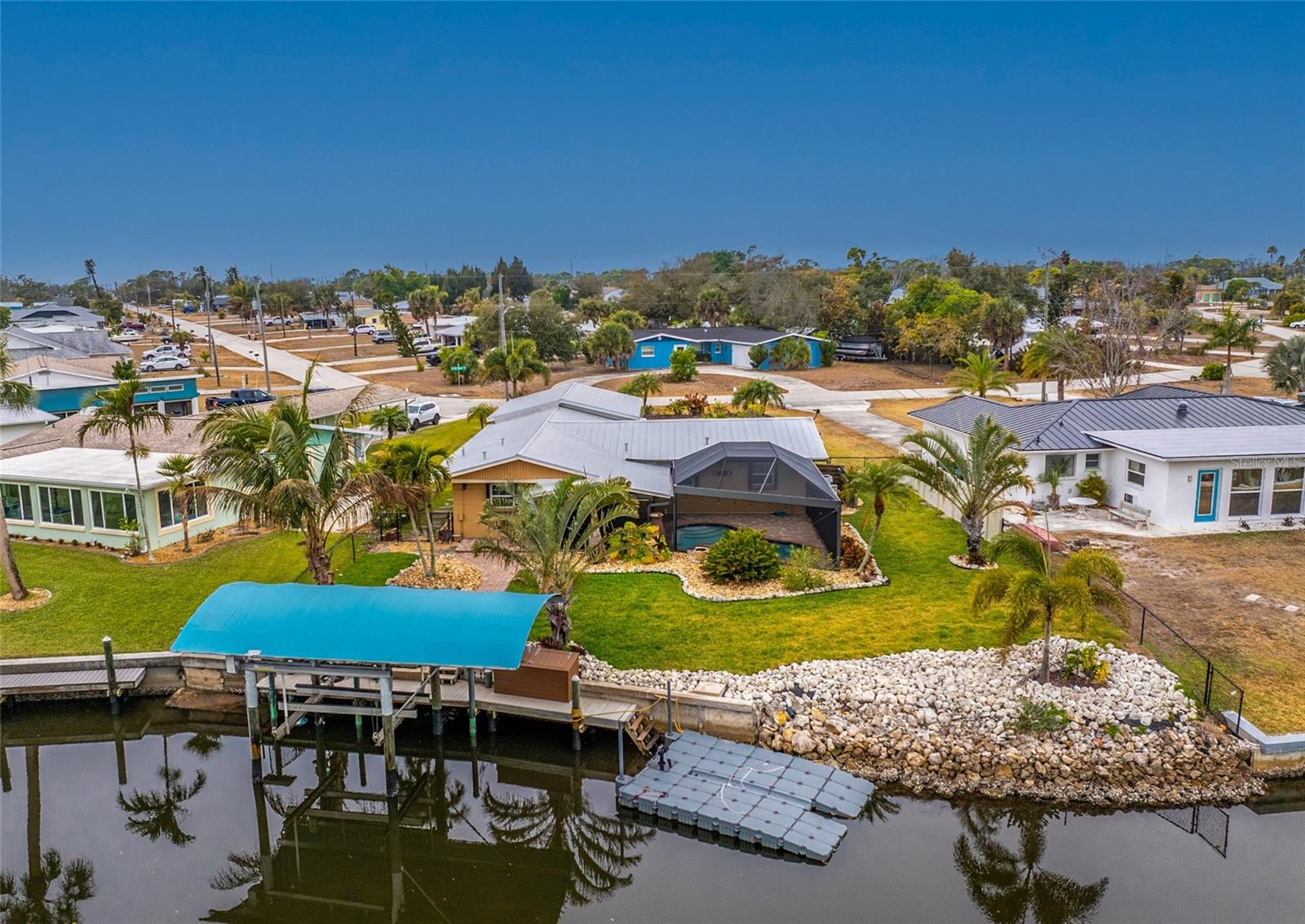 2186 Oyster Creek Dr, Englewood, FL 34224