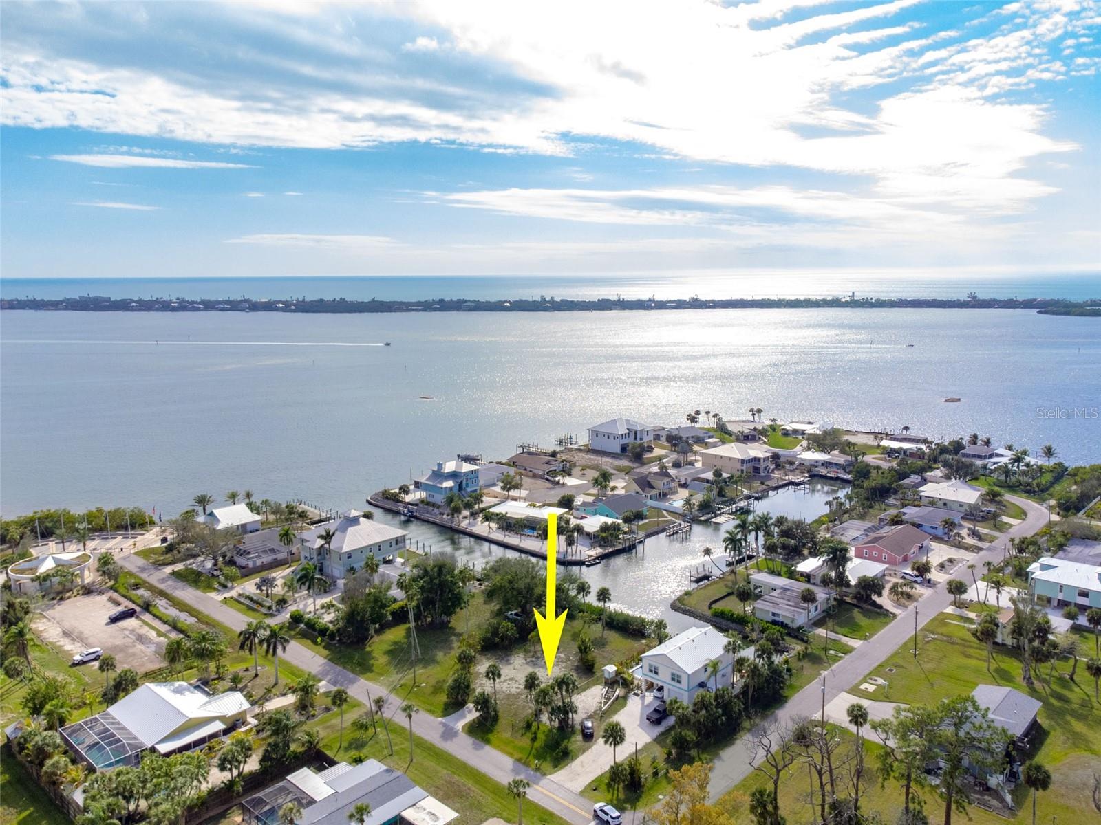 46 Harbor Ln, Englewood, FL 34223