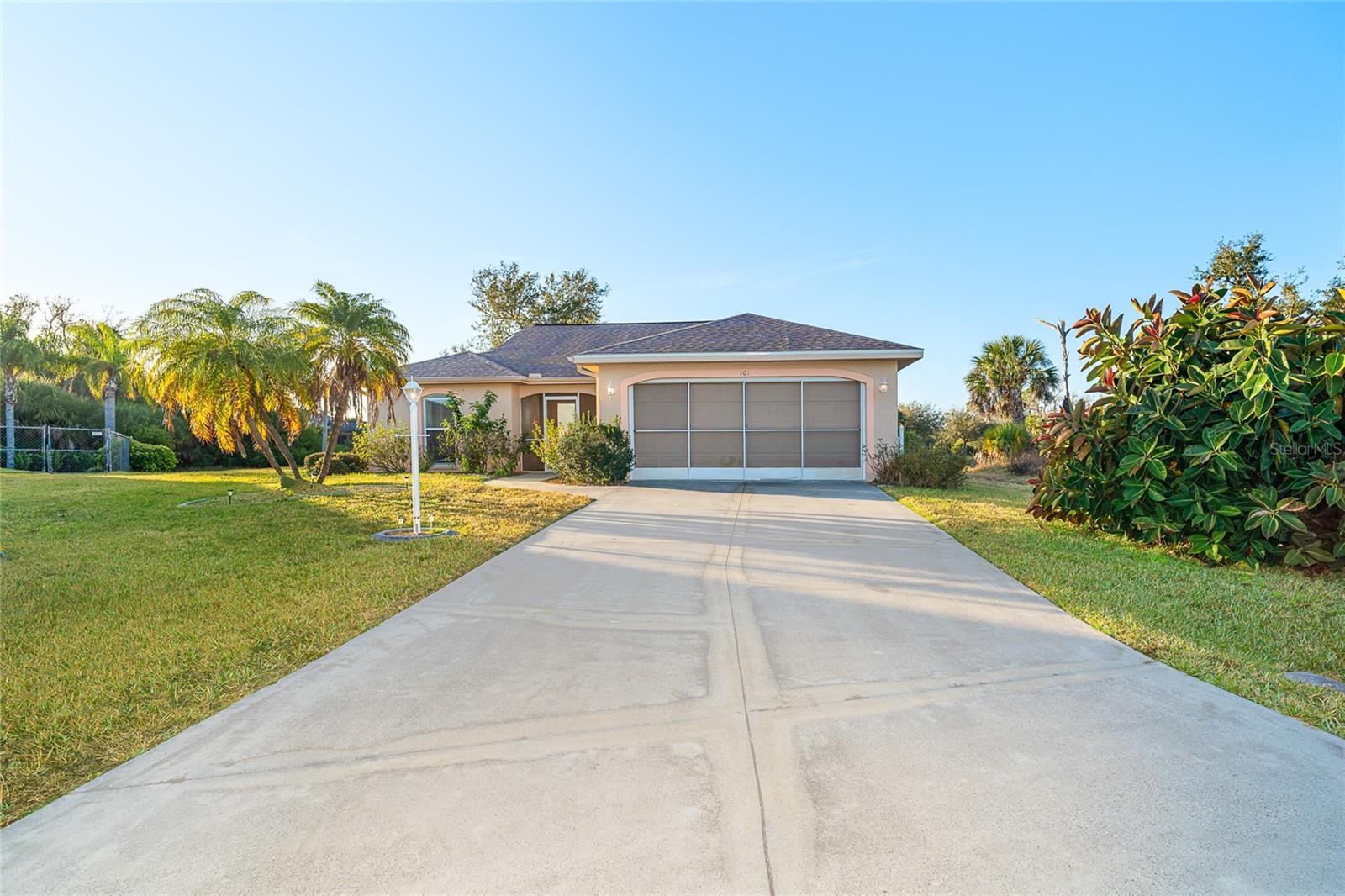 101 Byron Ct, Rotonda West, FL 33947