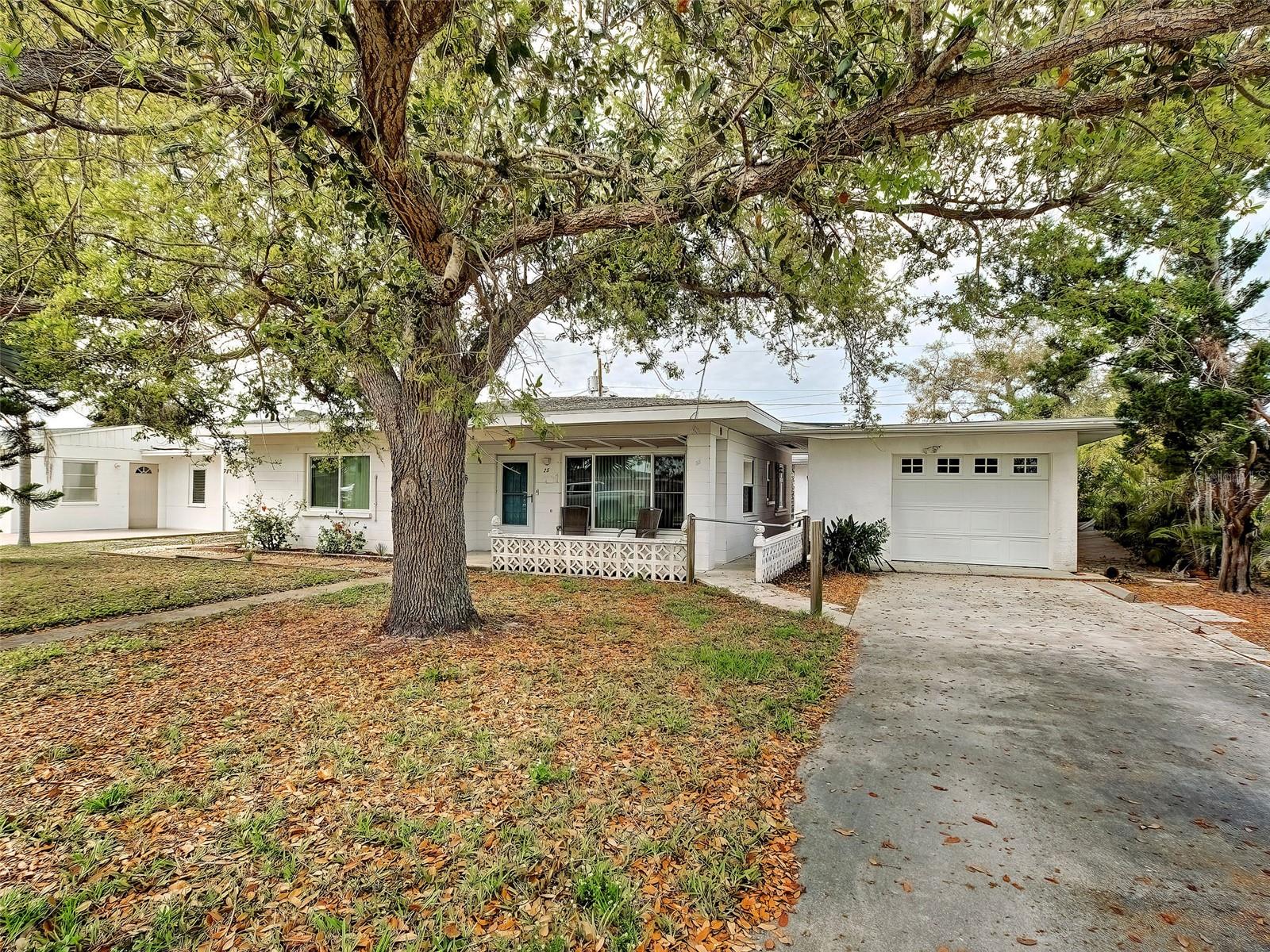 25 Hillcrest Dr, Englewood, FL 34223