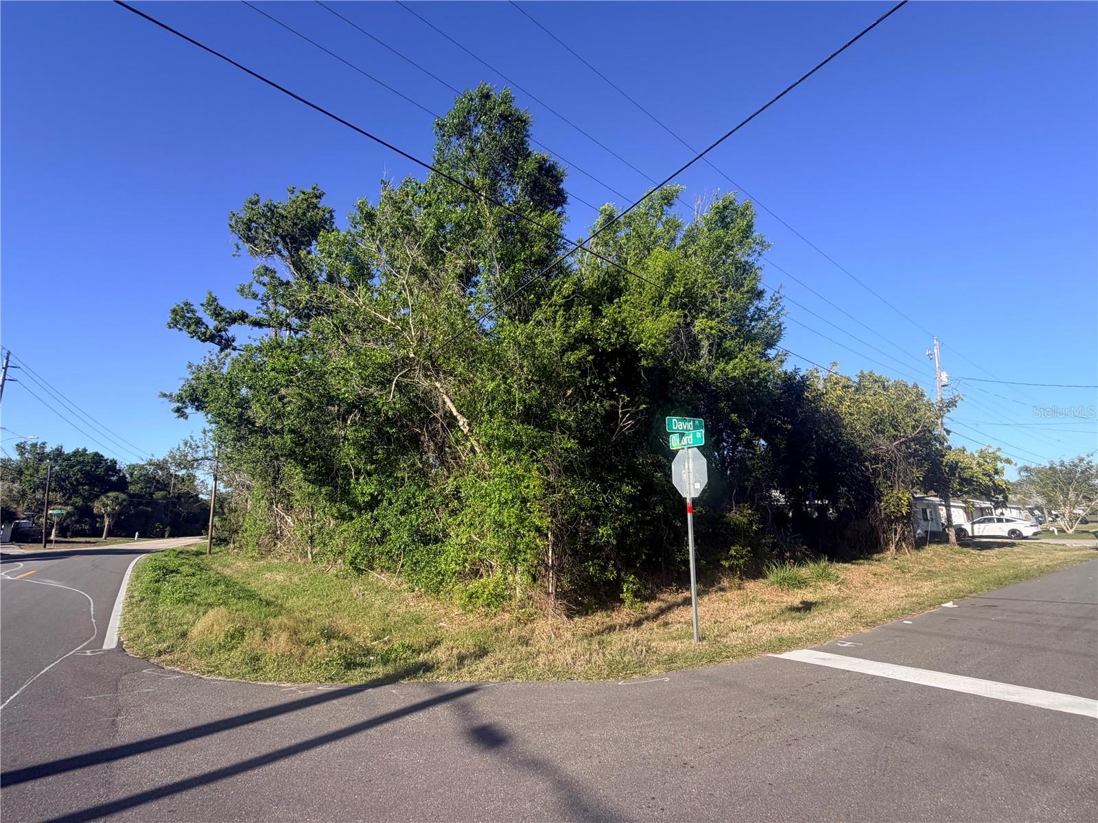 901 Oxford Dr, Englewood, FL 34223