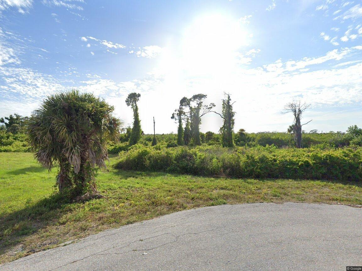 171 W Pine Valley Ln, Rotonda West, FL 33947