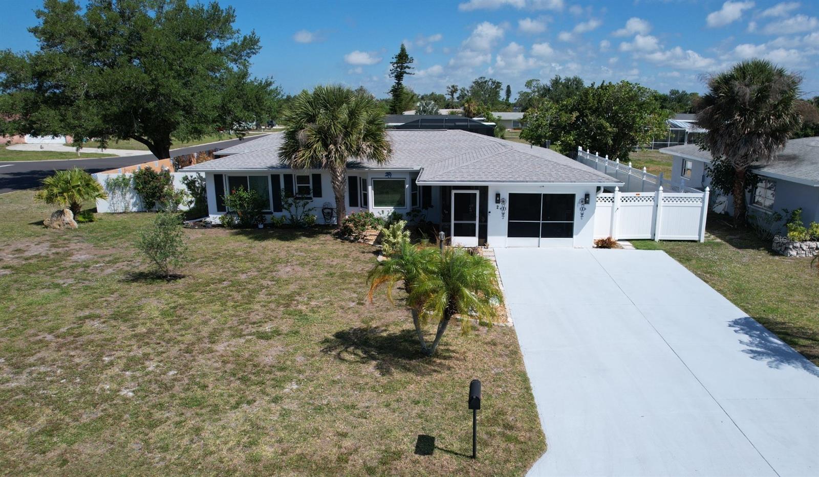2 Golfview Rd, Rotonda West, FL 33947
