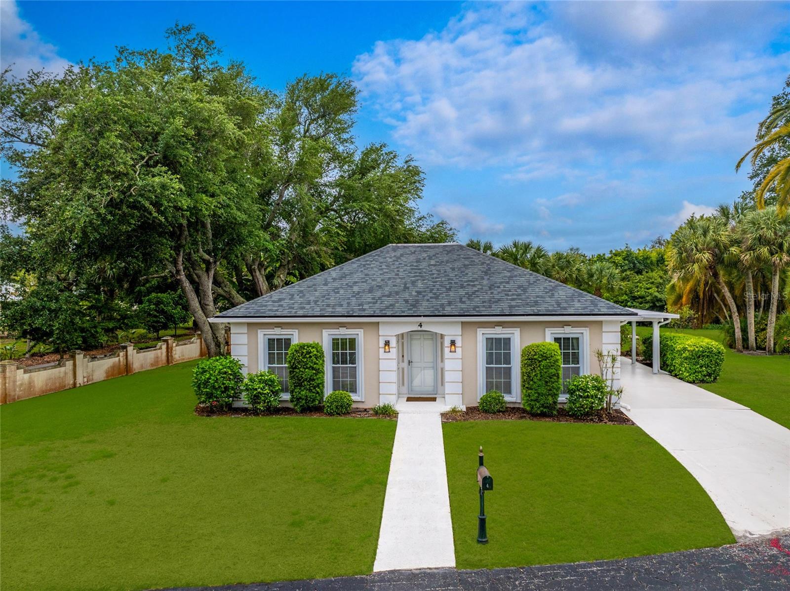 4 Curacao Cir #40, Englewood, FL 34223