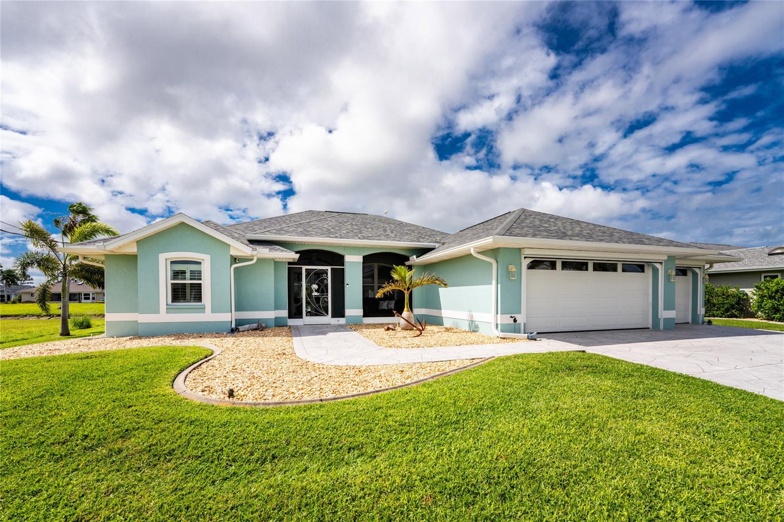 45 Bunker Rd, Rotonda West, FL 33947