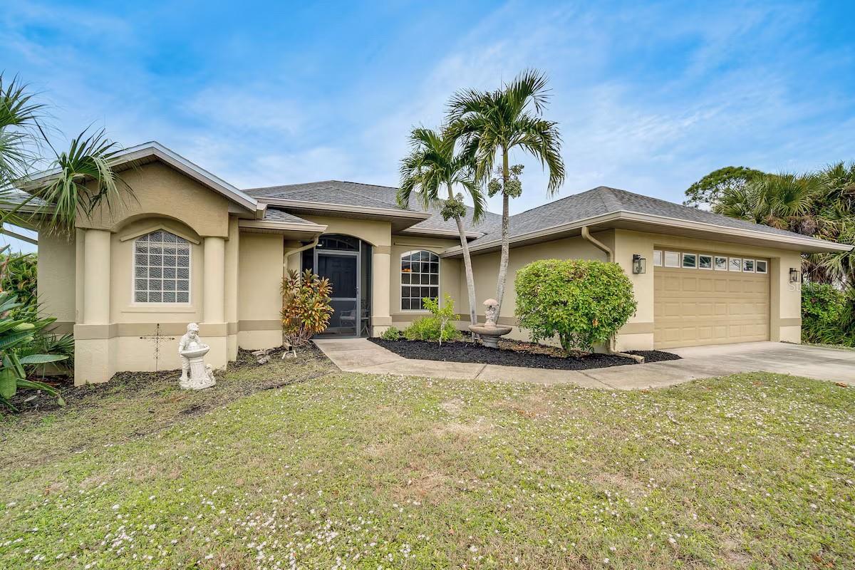 289 W Pine Valley Ln, Rotonda West, FL 33947
