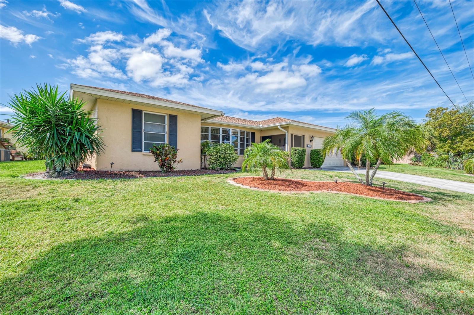 1290 Lakeside Dr, Venice, FL 34293