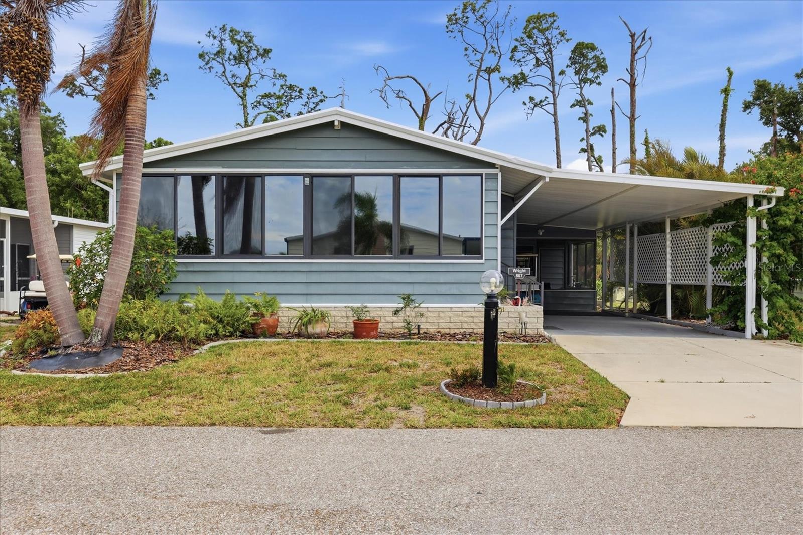 807 Seabrooke Dr, Englewood, FL 34223