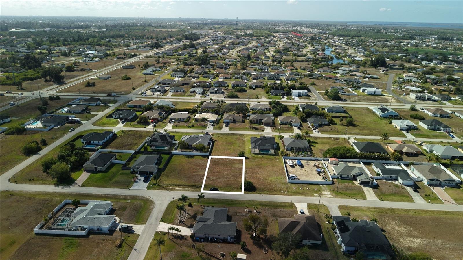 2502 Nw 1st St, Cape Coral, FL 33993