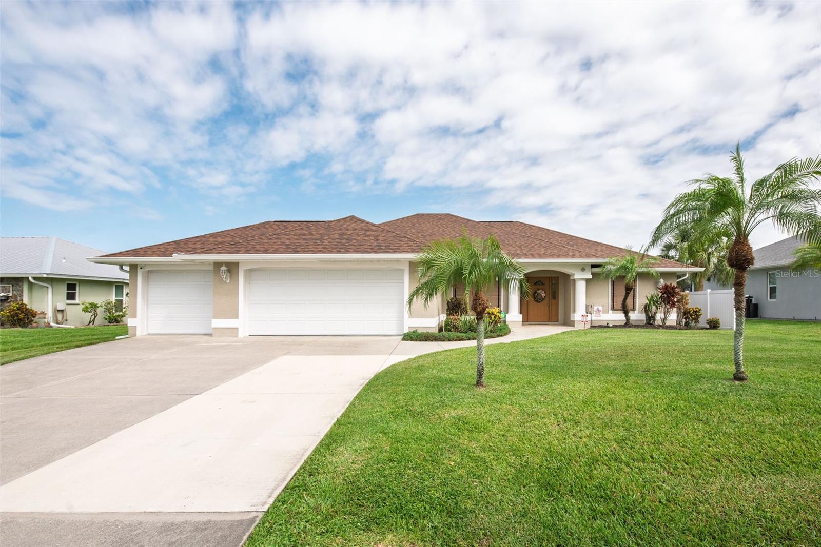 7411 Snow Dr, Englewood, FL 34224