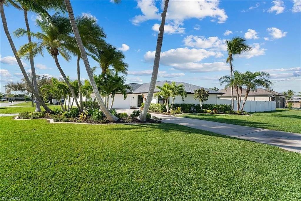 1923 Se 26th St, Cape Coral, FL 33904