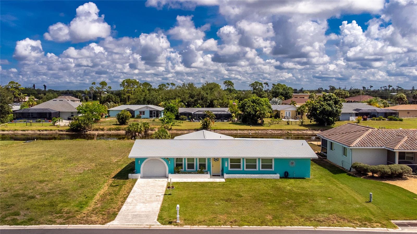 219 Caddy Rd, Rotonda West, FL 33947
