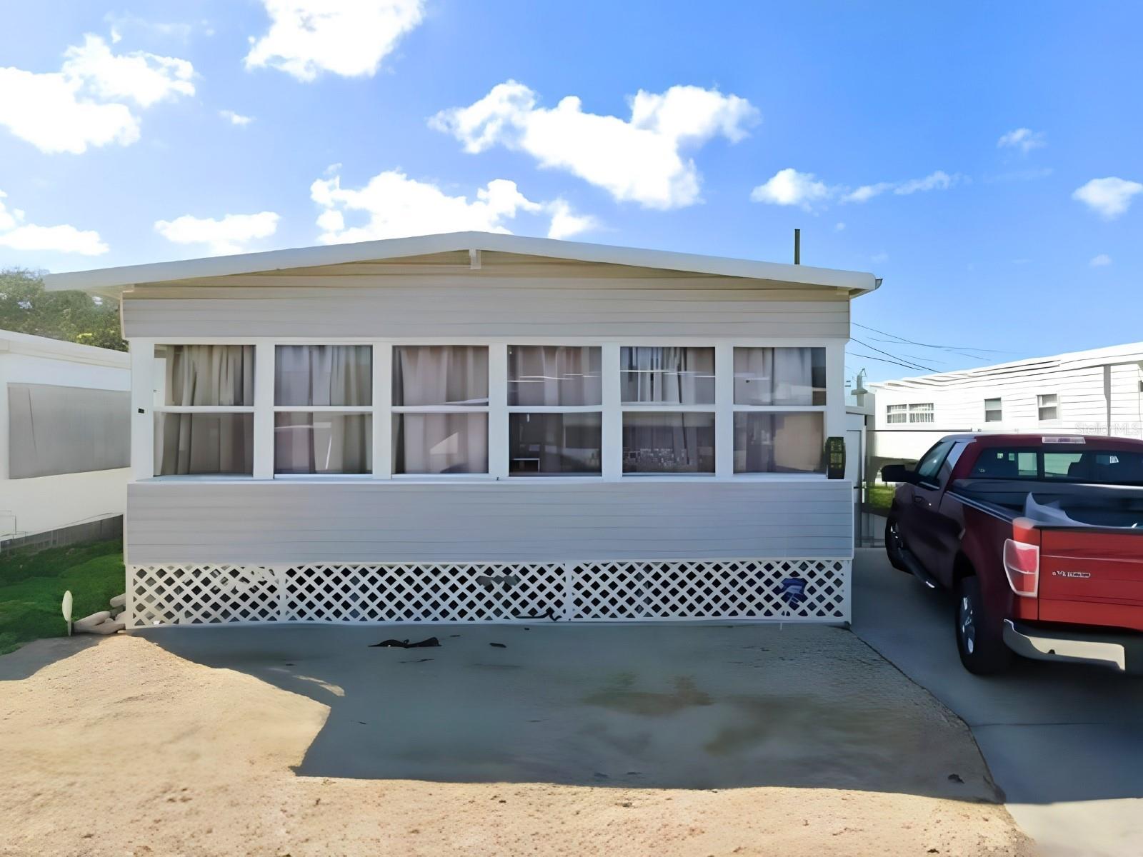 916 51st Avenue Plz W, Bradenton, FL 34207