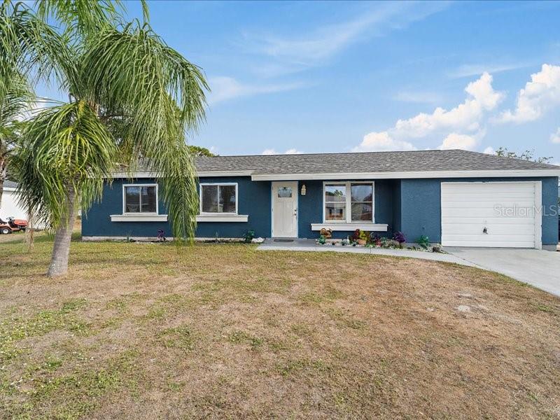 2464 Shenandoah St, North Port, FL 34287