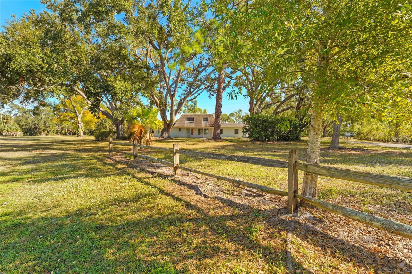 1250 New Forest Cir, Nokomis, FL 34275