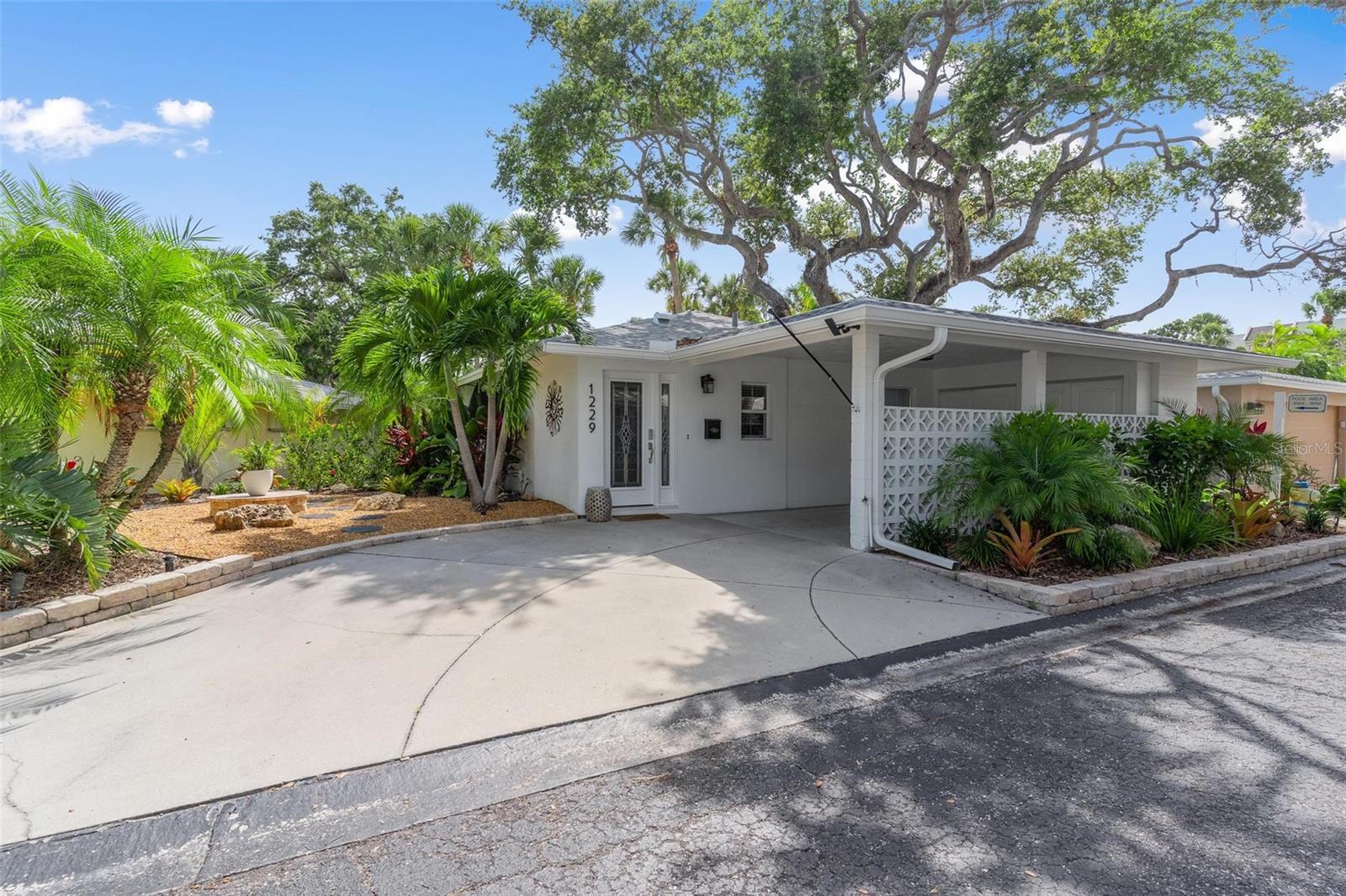 1229 Moonmist Cir #P6, Sarasota, FL 34242