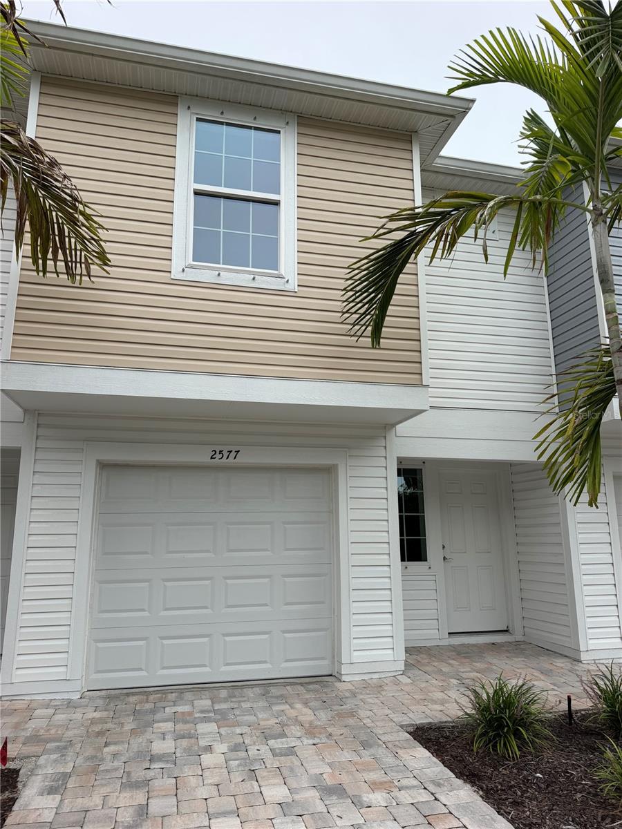 2577 6th Avenue Dr E, Bradenton, FL 34208
