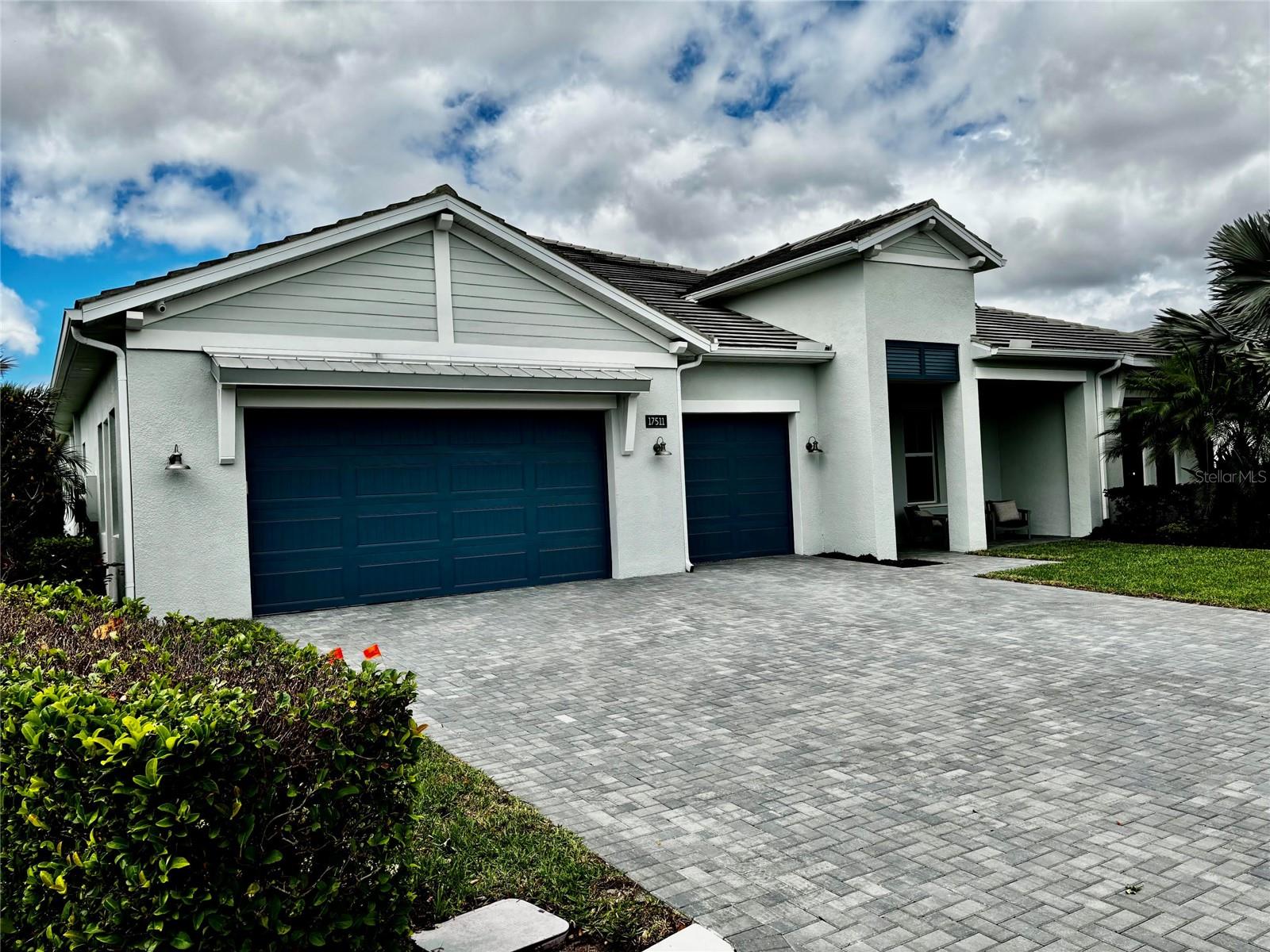 17511 Fairwinds Dr, Bradenton, FL 34202