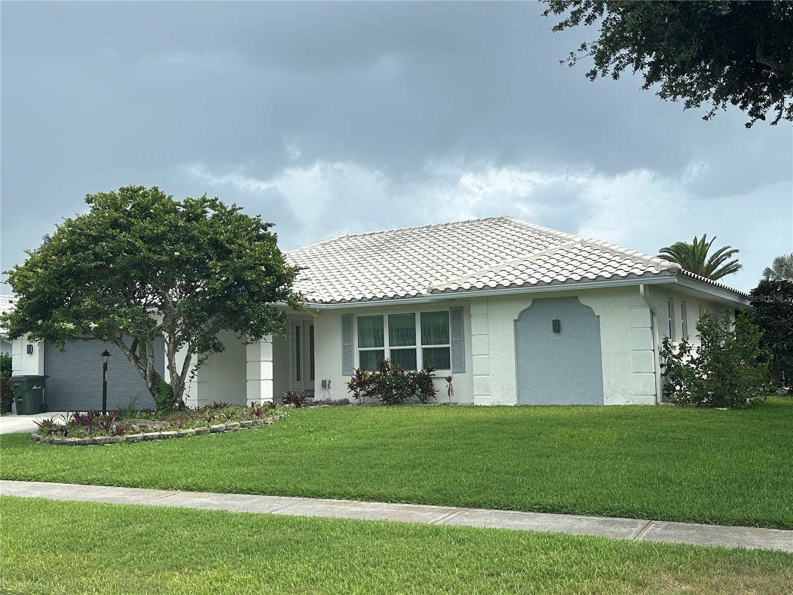 1137 Hoover St, Nokomis, FL 34275