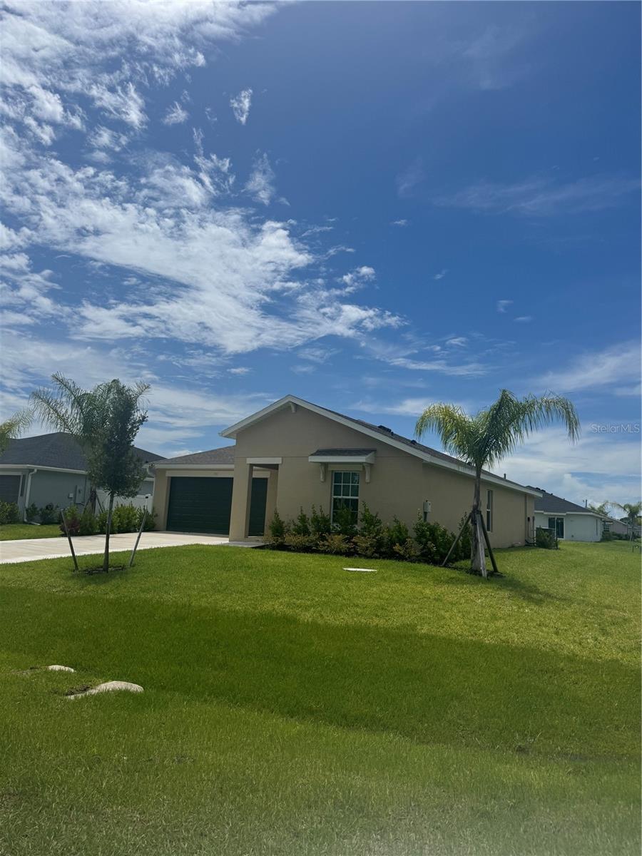 101 Hercules Dr, Rotonda West, FL 33947