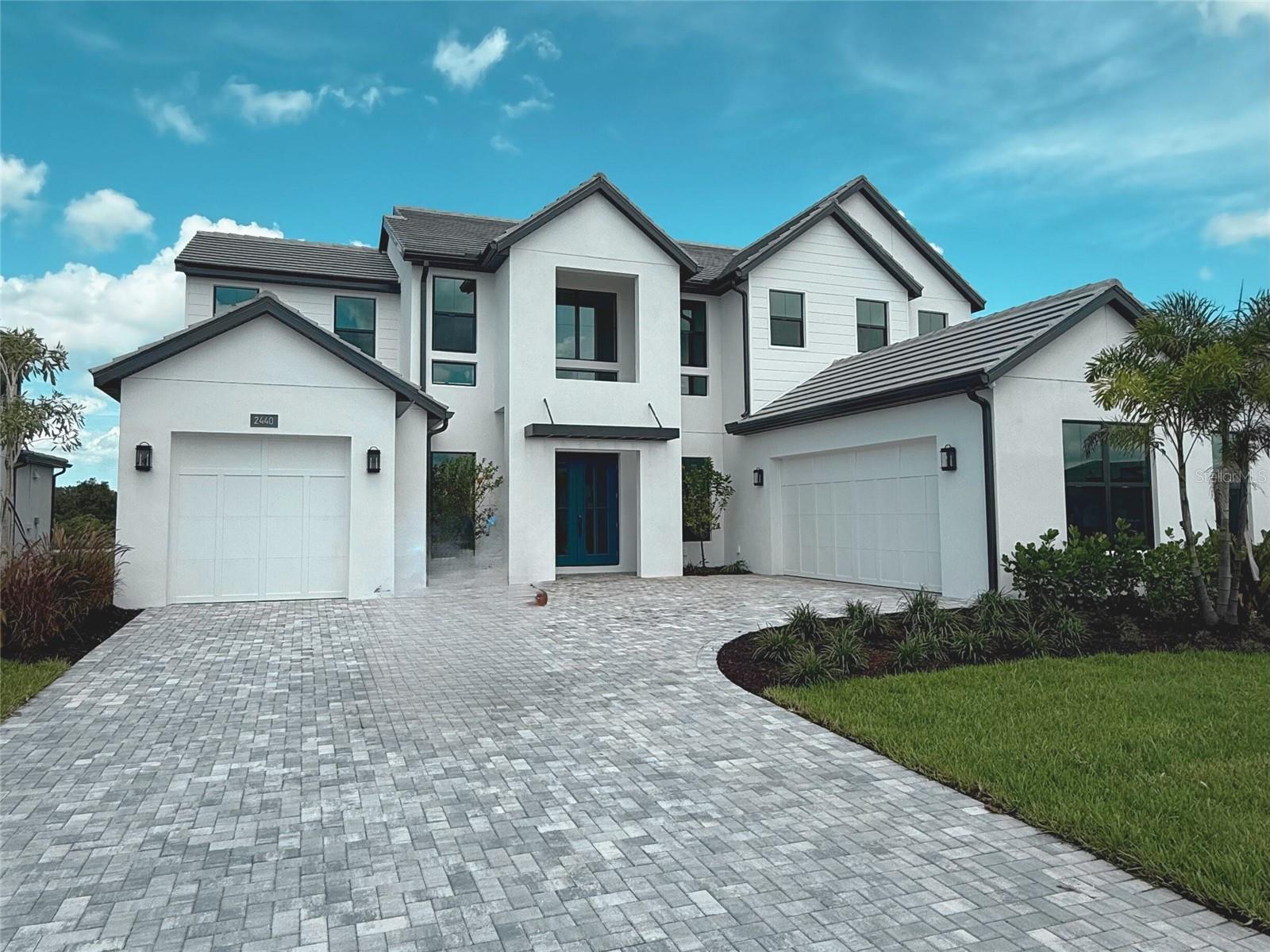 2440 Waterfront Cir, Sarasota, FL 34240