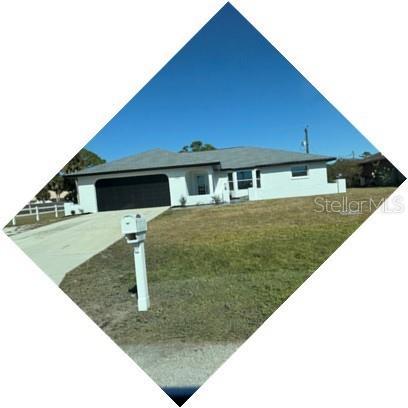 1430 Crest Dr, Englewood, FL 34223
