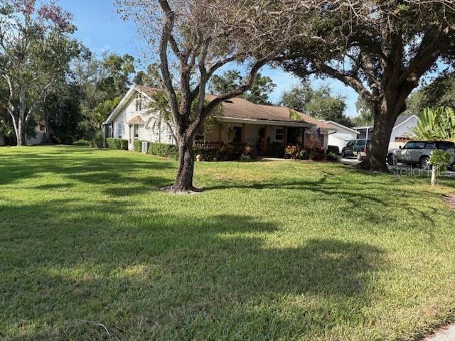 911 Tangled Oaks Dr, Sarasota, FL 34232
