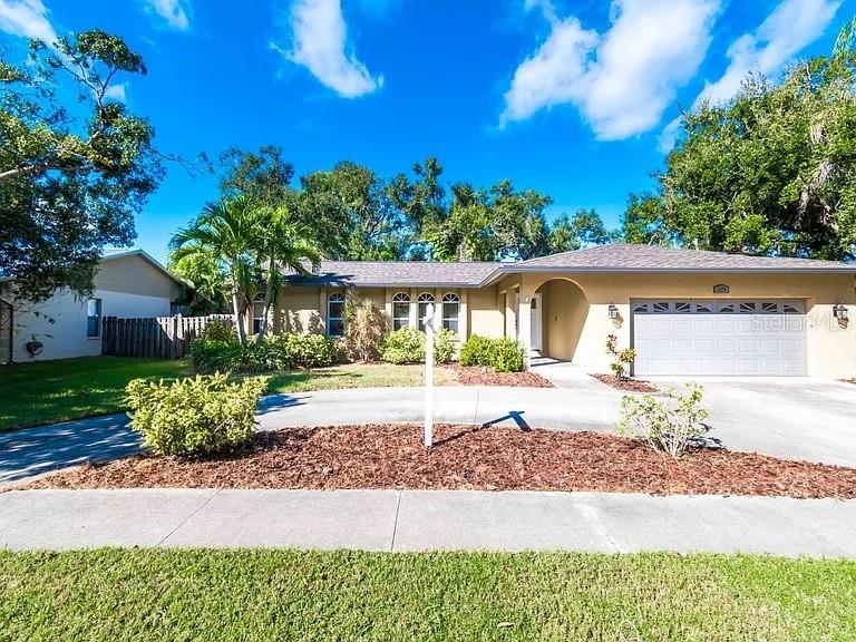 2170 Cork Oak St E, Sarasota, FL 34232