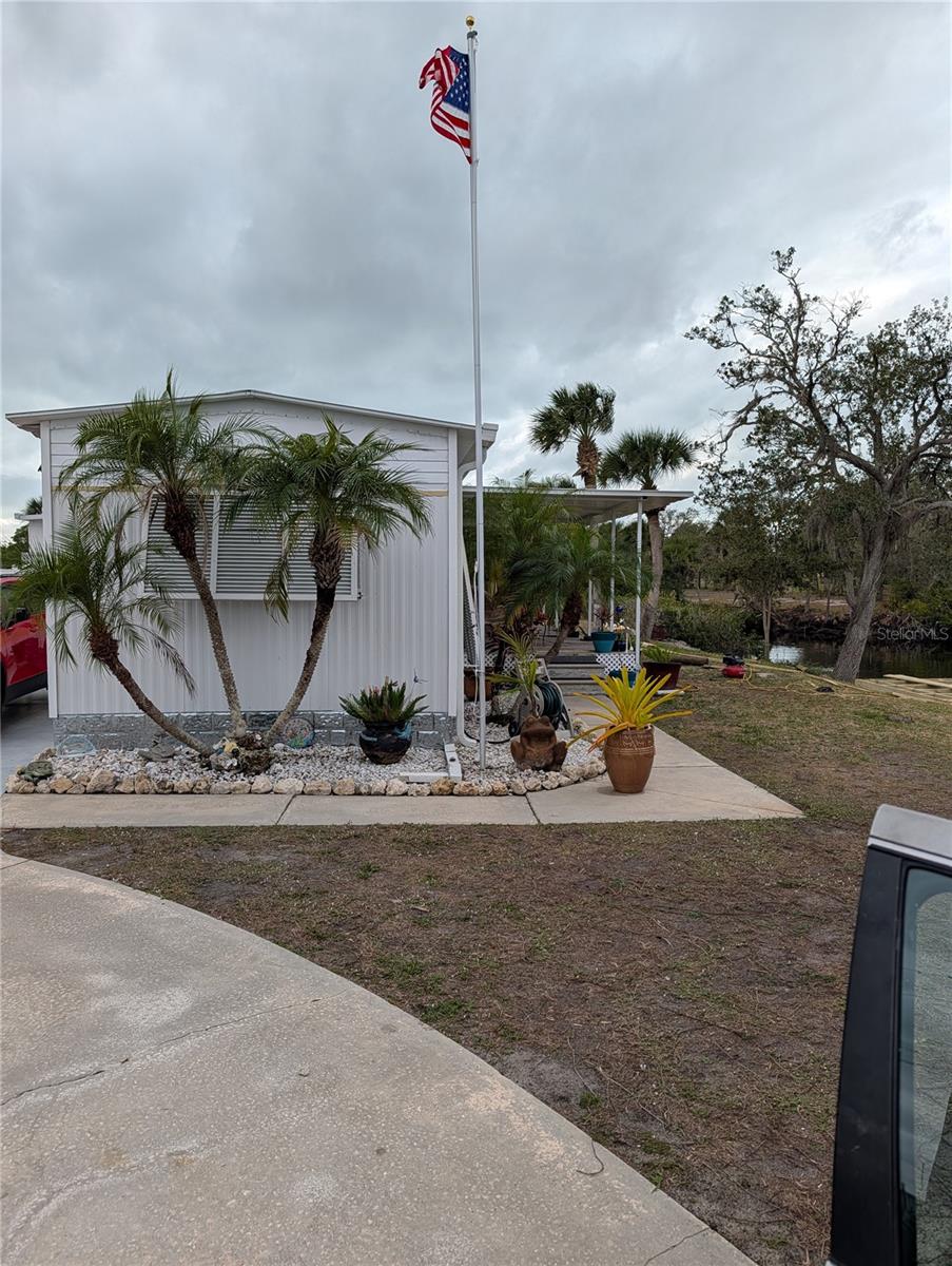 1128 Seahorse Ln, Englewood, FL 34224